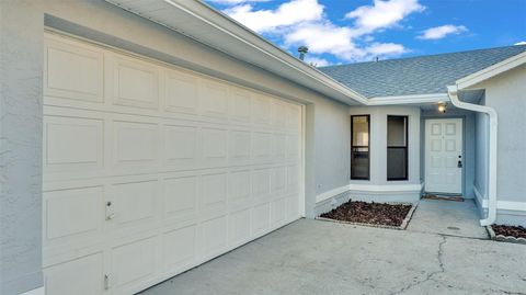 A home in WINTER HAVEN