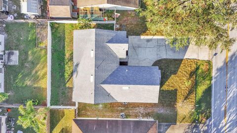 A home in WINTER HAVEN