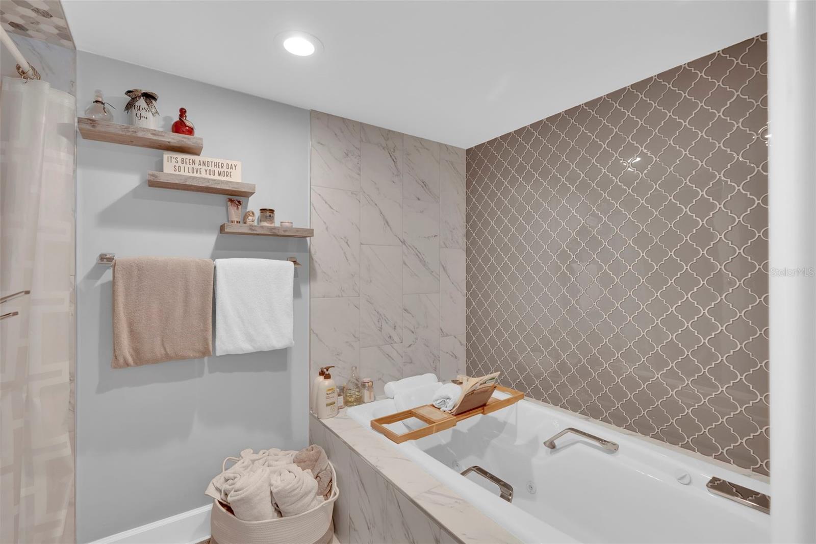 SPARROWOOD CONDO PH 01-03 - Residential