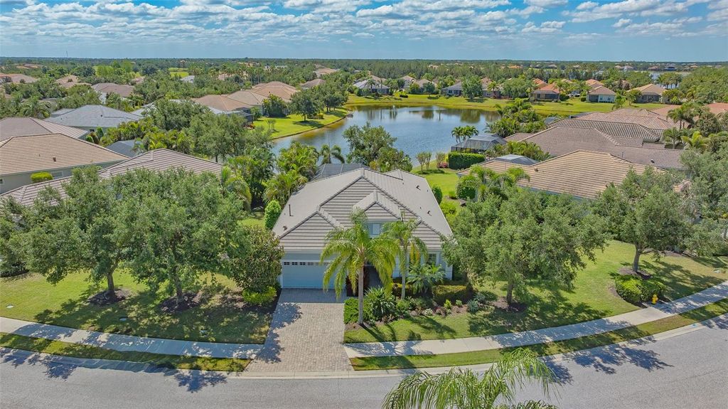 Photo of 14350 Stirling Drive, Lakewood Ranch, FL 34202 (MLS # A4647816)
