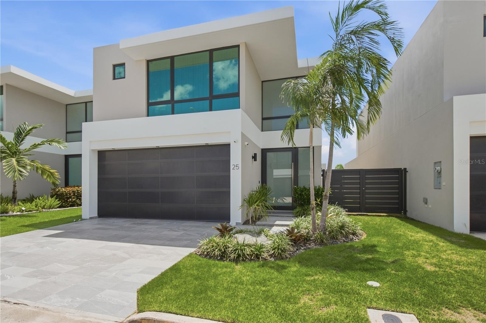Riviera Parkview # 25