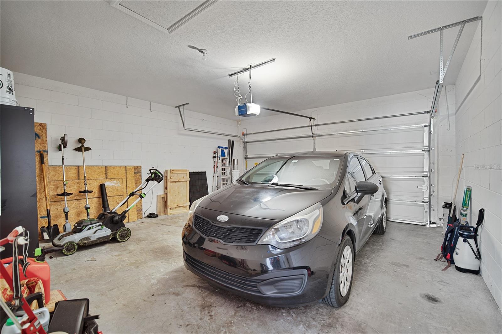 LAKE DOUGLAS PRESERVE - Residential