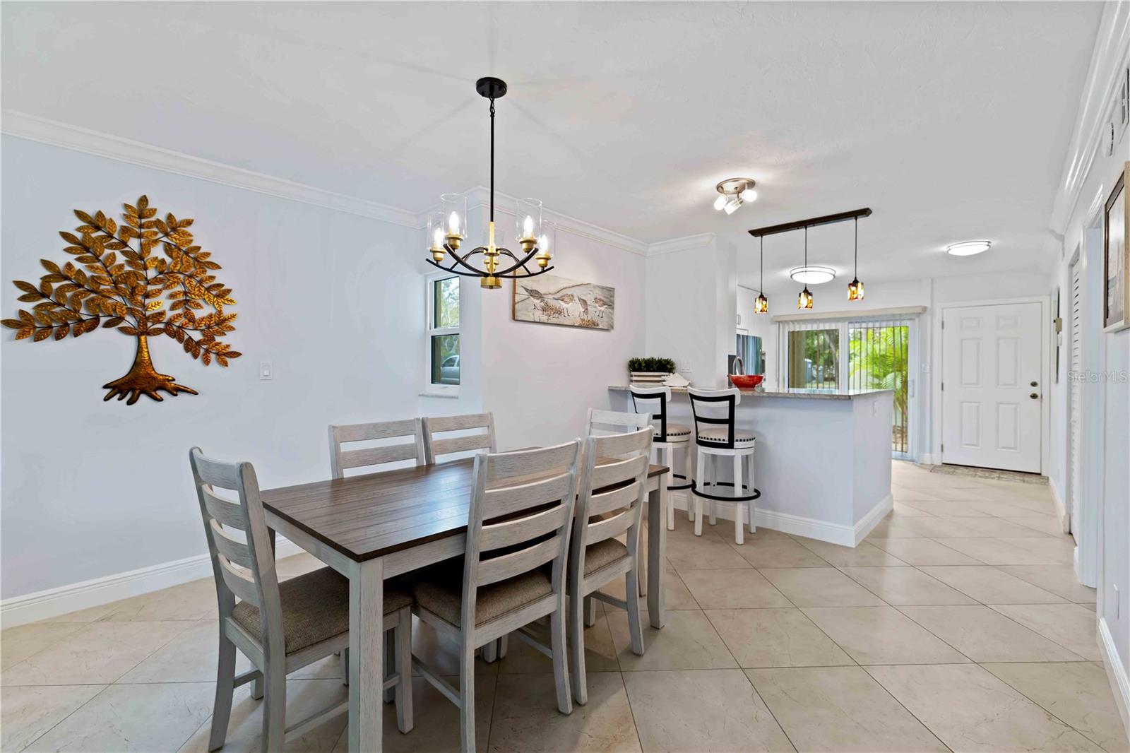 THE BANYAN BAY CLUB - Residential