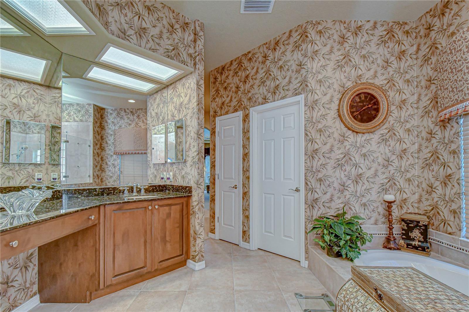 PASCO SUNSET LAKES - Residential