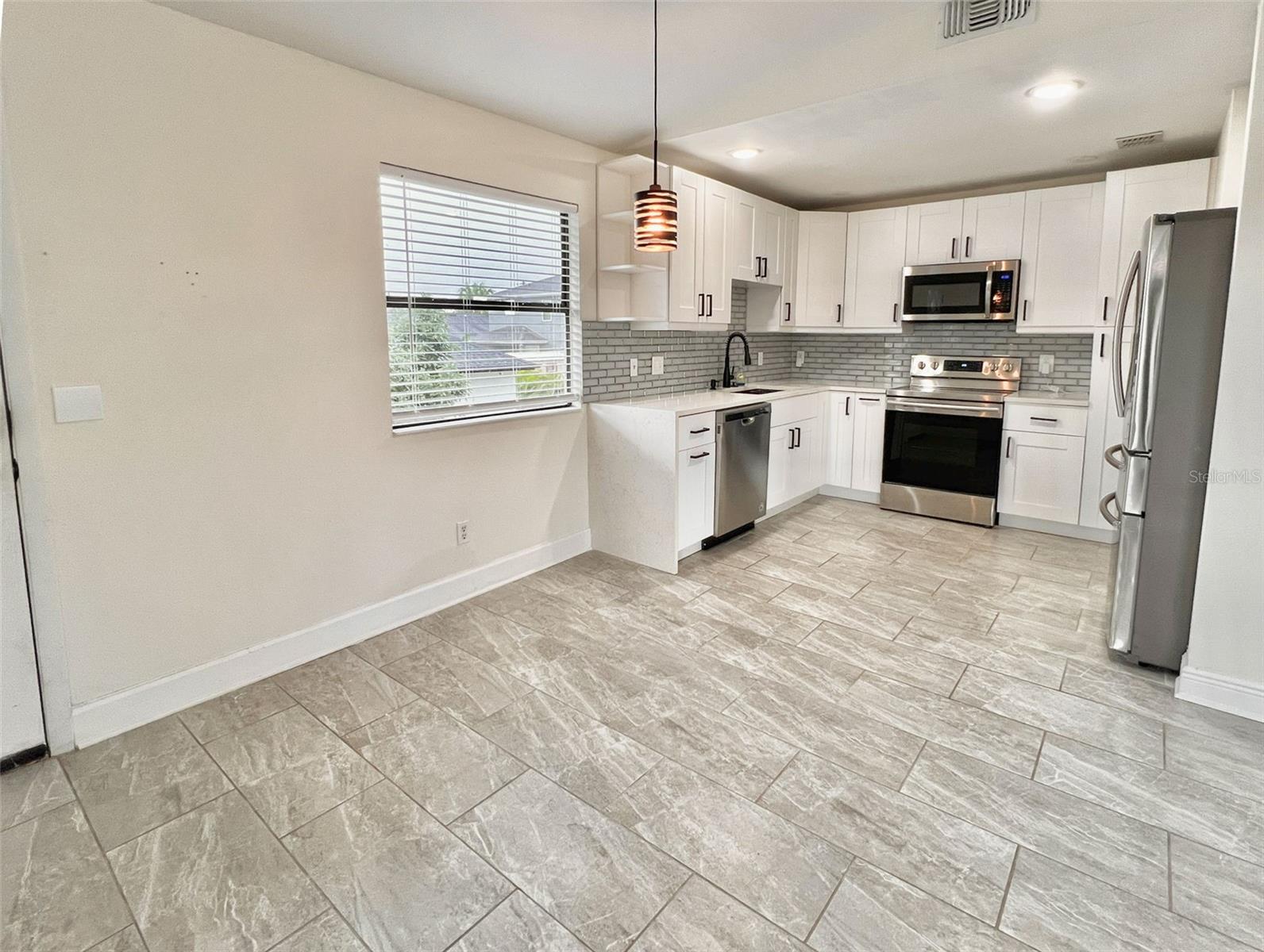 3022 W FRIERSON AVENUE