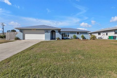 A home in PORT CHARLOTTE