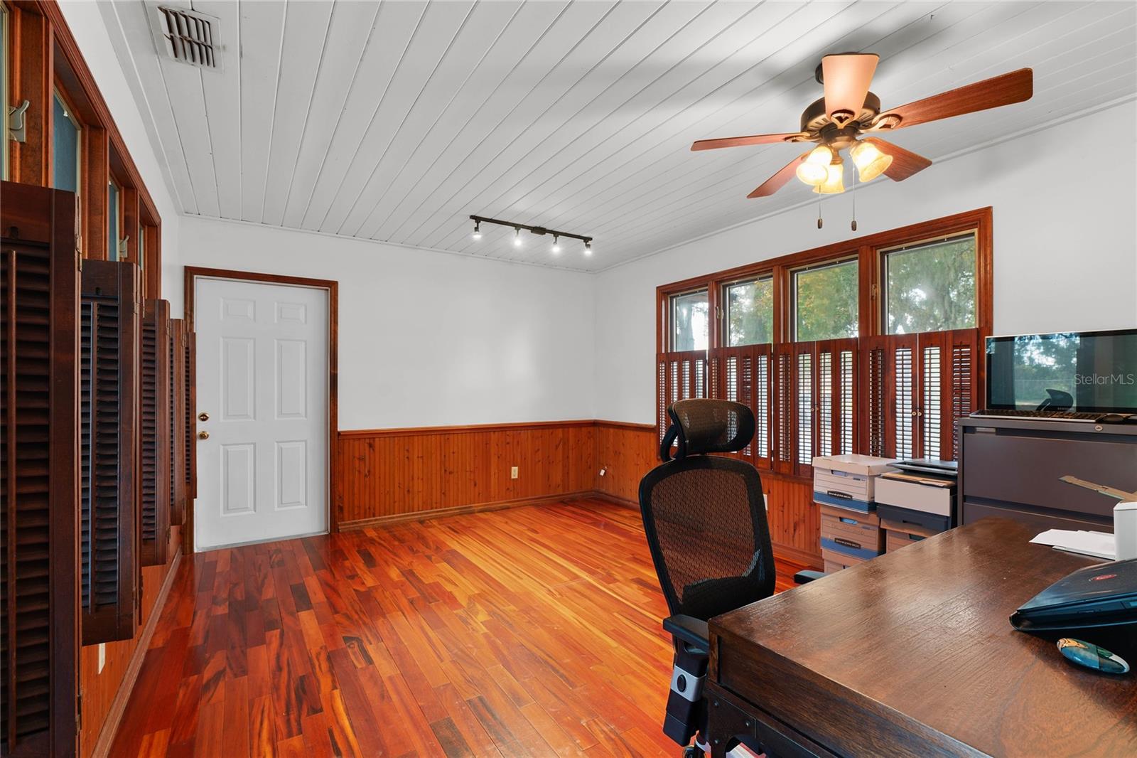 HICKORY HILL ACRES - Residential