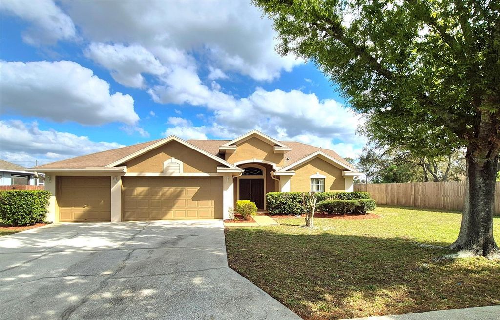 Photo of 3308 Pendleton Way, Land O Lakes, FL 34639 (MLS # TB8346985)