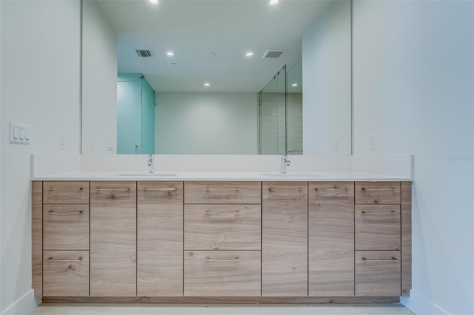 SALTAIRE ST PETERSBURG - Residential