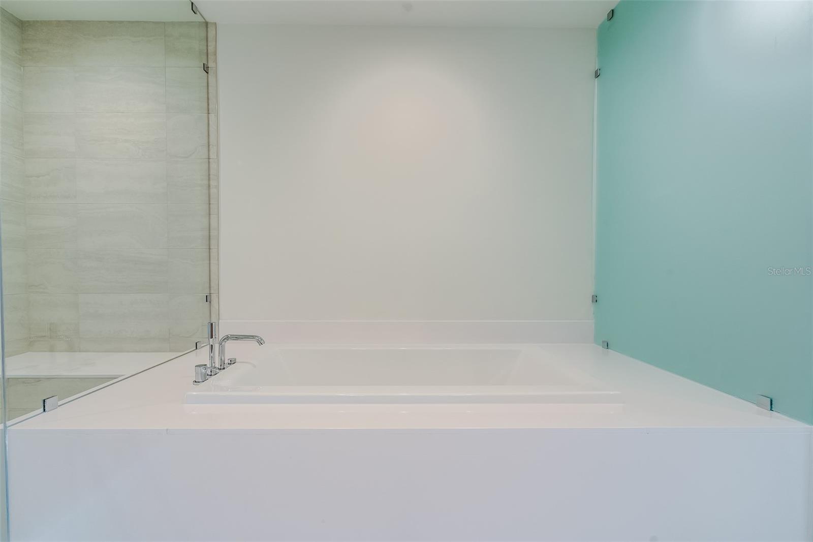 SALTAIRE ST PETERSBURG - Residential