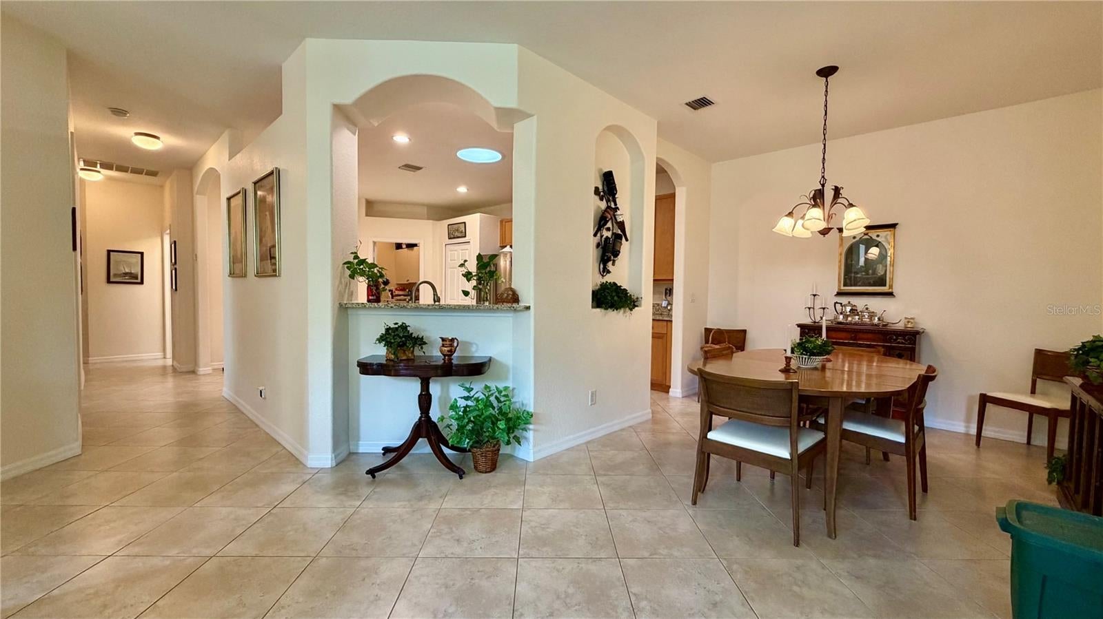 433 N TANGERINE SW