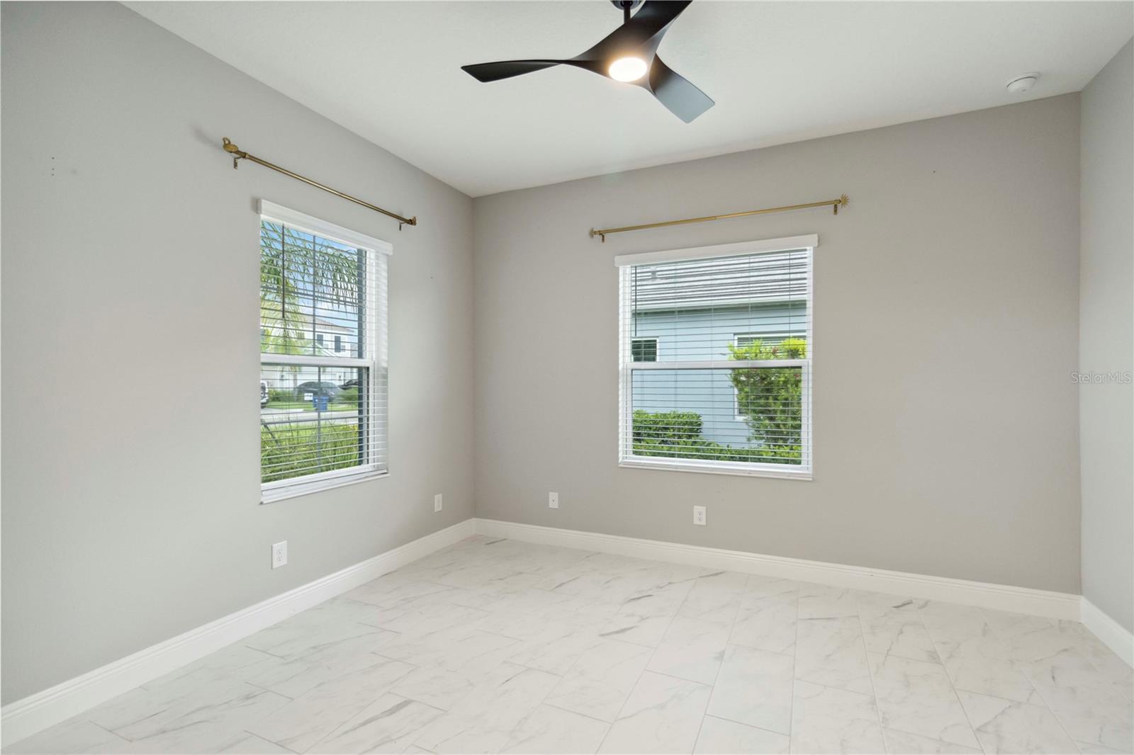 2794 BUTTERFLY JASMINE TRAIL