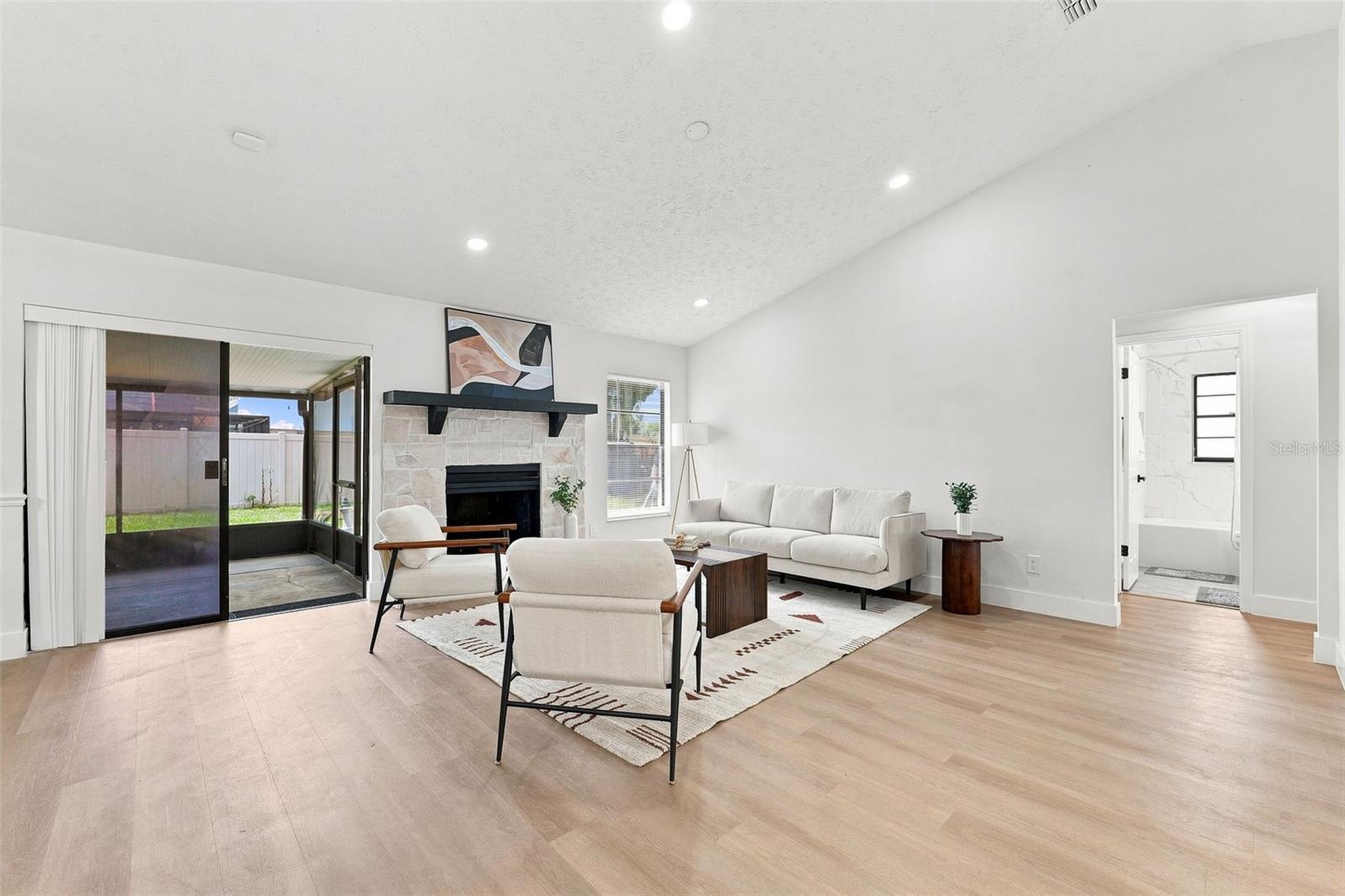 1607 OAK ARBOR LANE