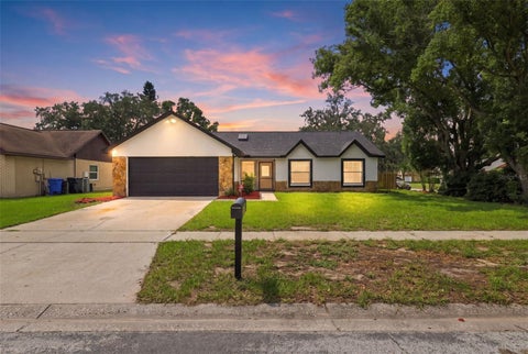 Photo of 1607 Oak Arbor Lane, Valrico, FL 33596 (MLS # TB8542573)