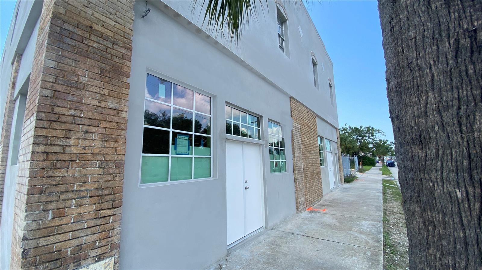 Local professional office building near to downtown offering several single office executive suites. This suite is 106 square feet and only $599/month! The suite has adequate space for 2-3 desks. The building was historically remodeled and is home to real estate, general contractor and property management companies. You will have access to several conference rooms for meeting with clients. Secure mail collection, Free high speed internet is included, utilities are shared among tenants. Amenities include: Lobby Greeters, Client drop off/pick up point, Conference Rooms, Private Parking, Access 24 hours, 7 days a week, Phone number, Fully furnished (can be removed if you prefer), Kitchen area with fridge, toaster oven, microwave and full sink.