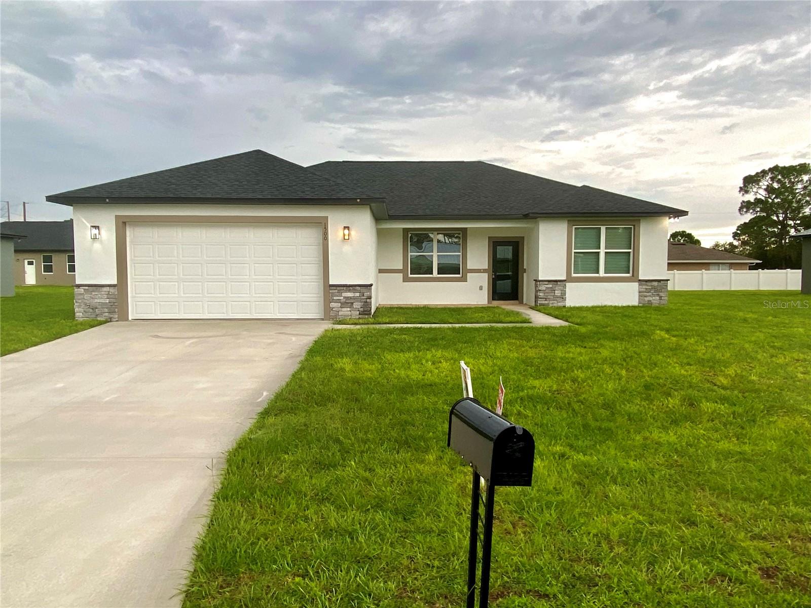 View SEBRING, FL 33872 house
