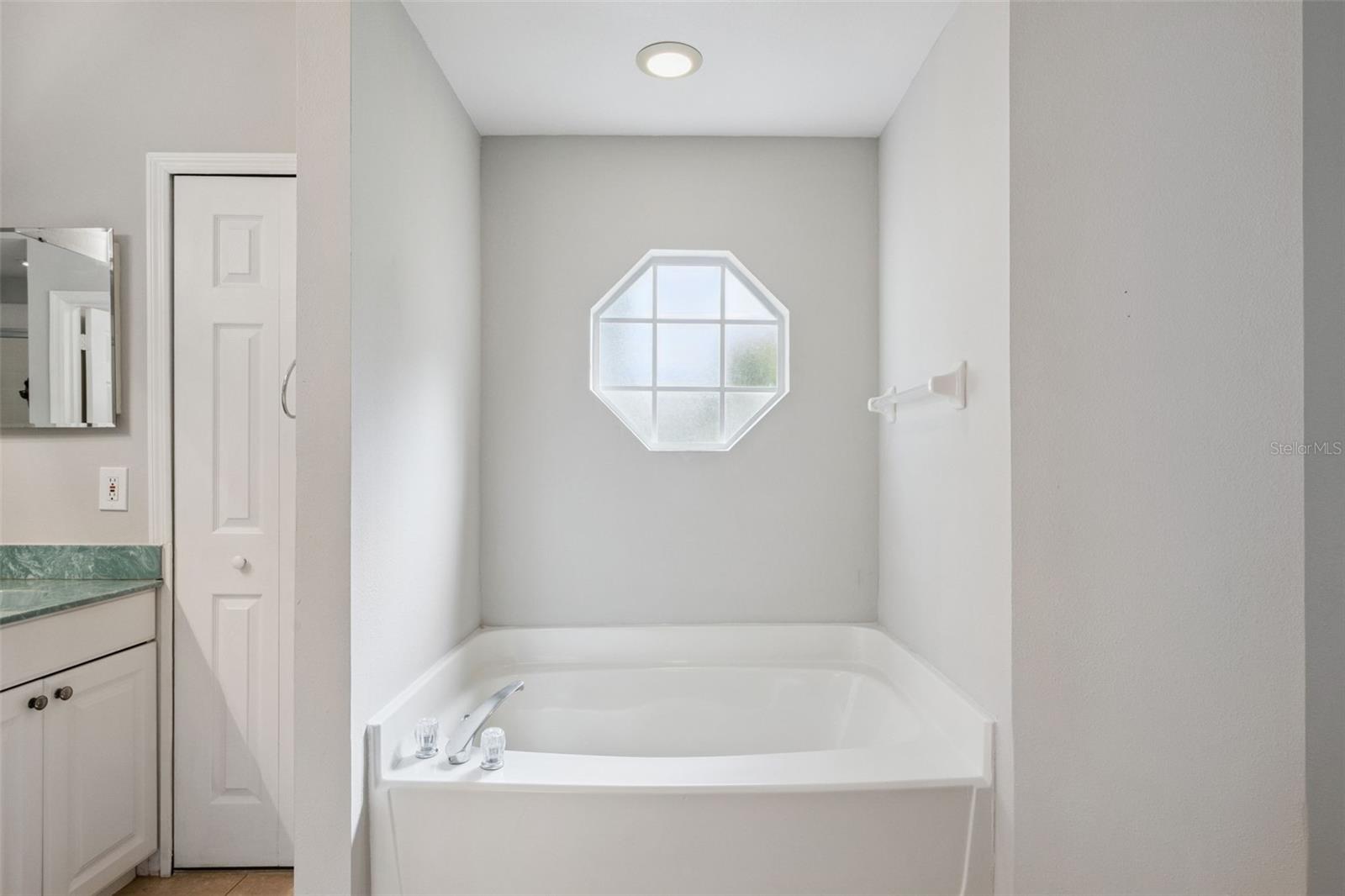 TWIN RIVERS - Residential