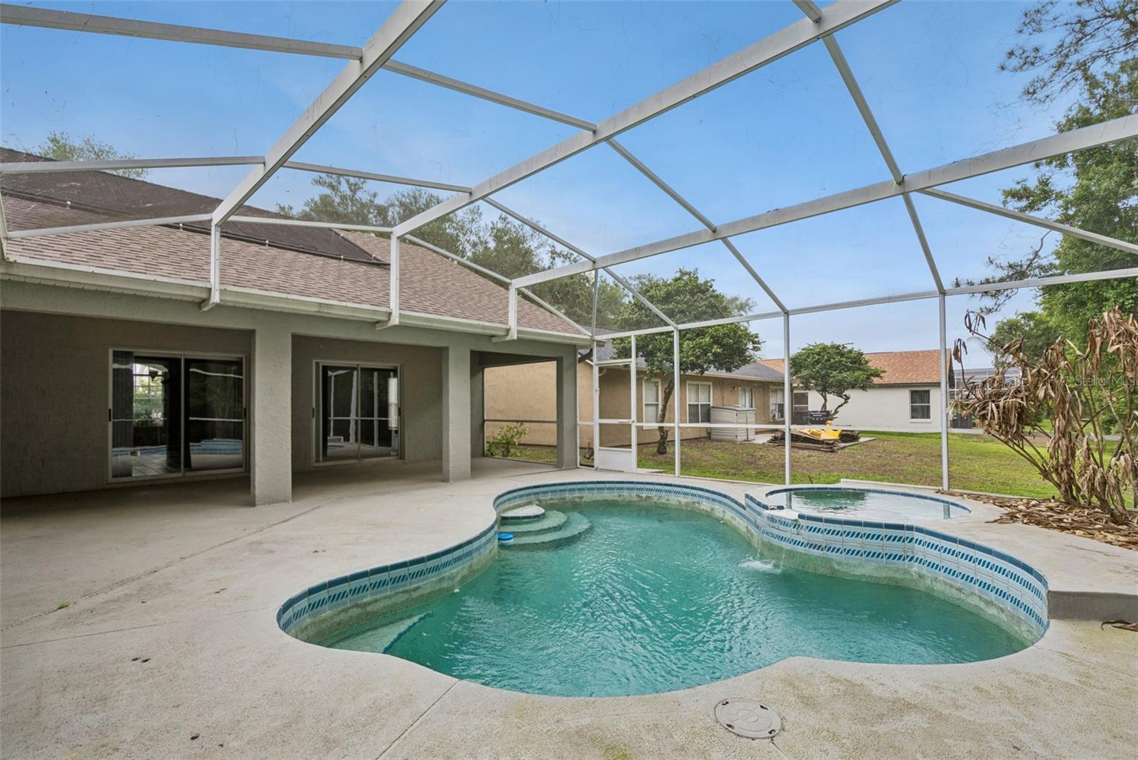 TWIN RIVERS - Residential