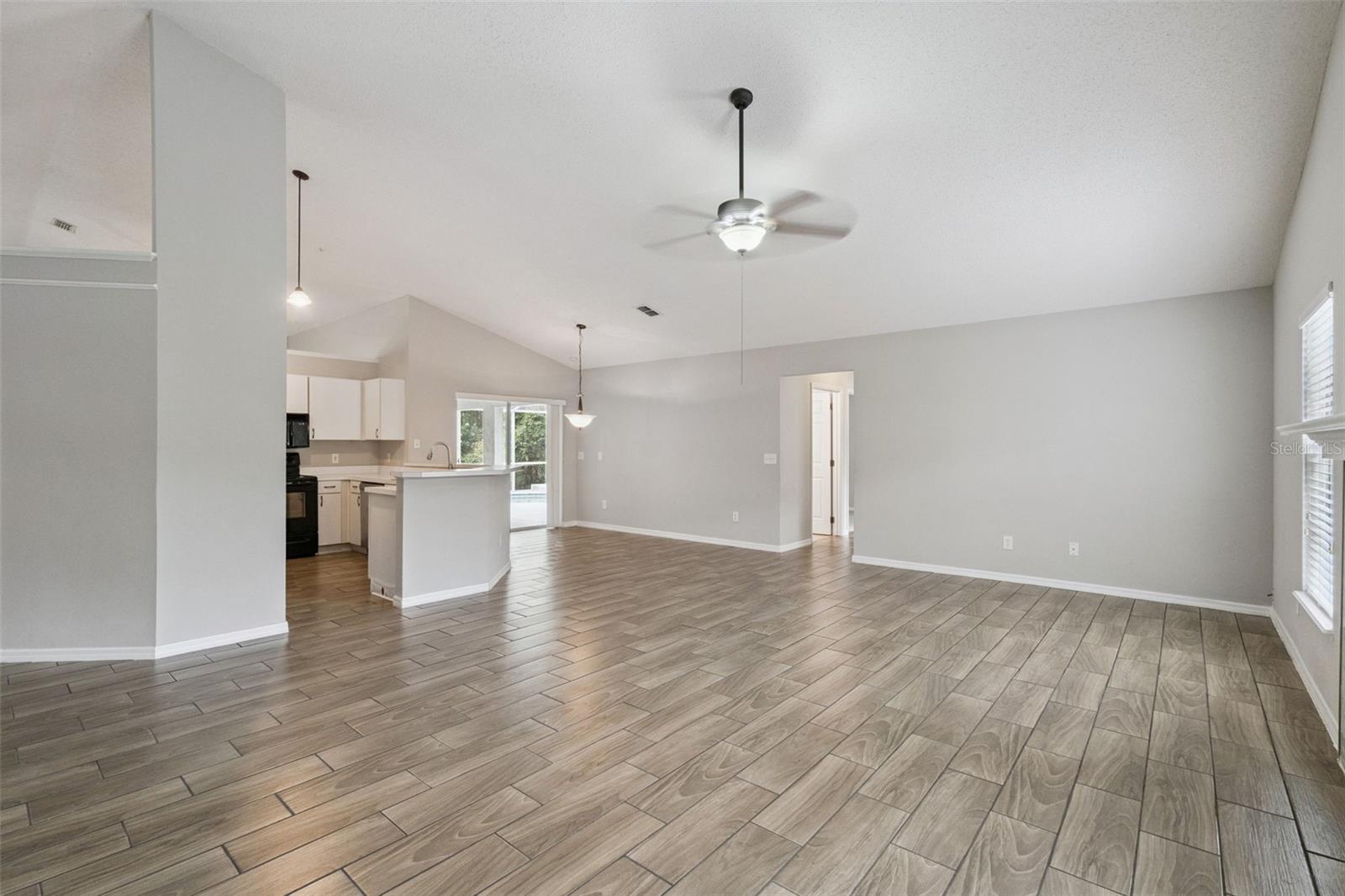 TWIN RIVERS - Residential