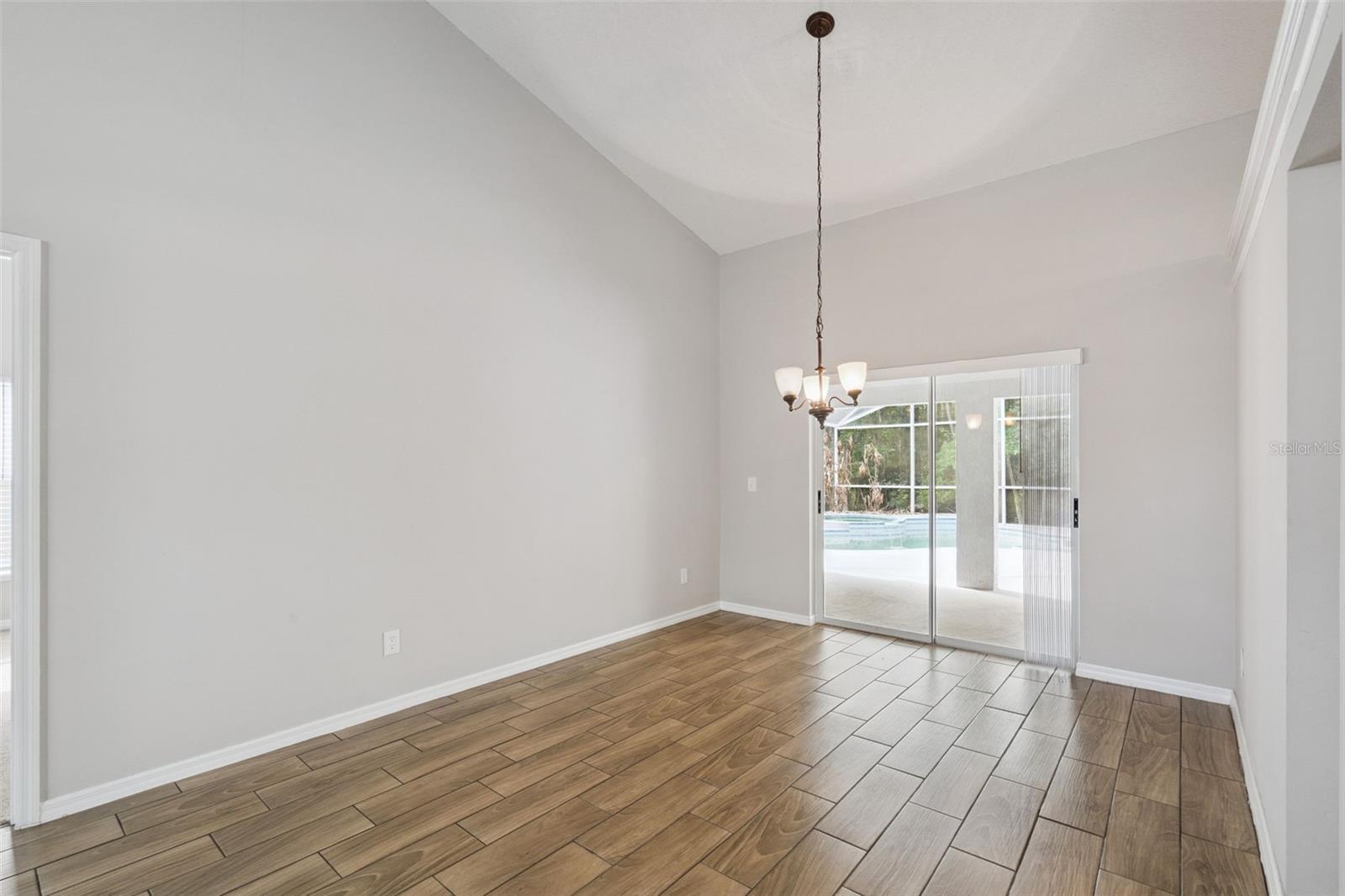 TWIN RIVERS - Residential