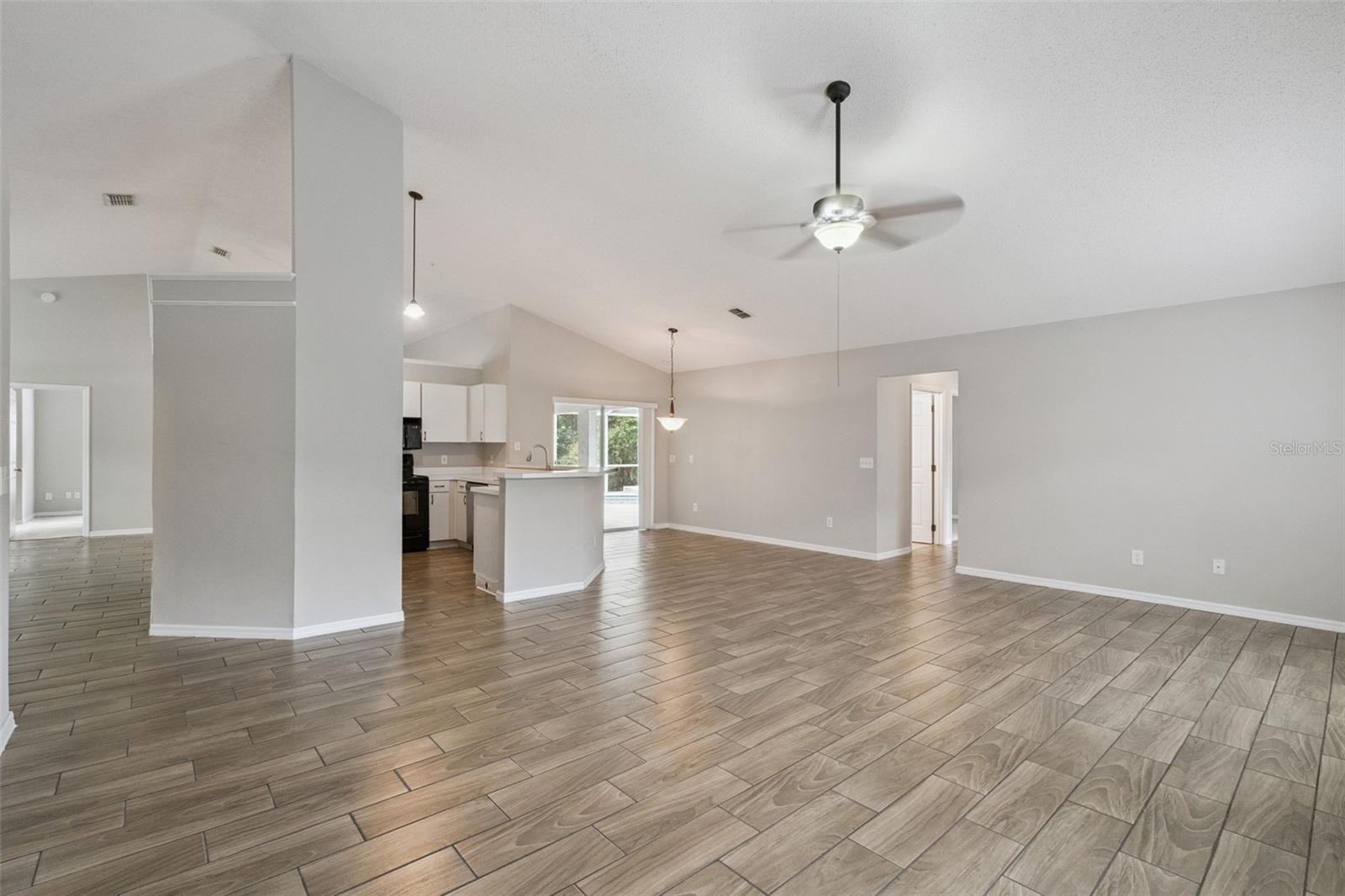 TWIN RIVERS - Residential