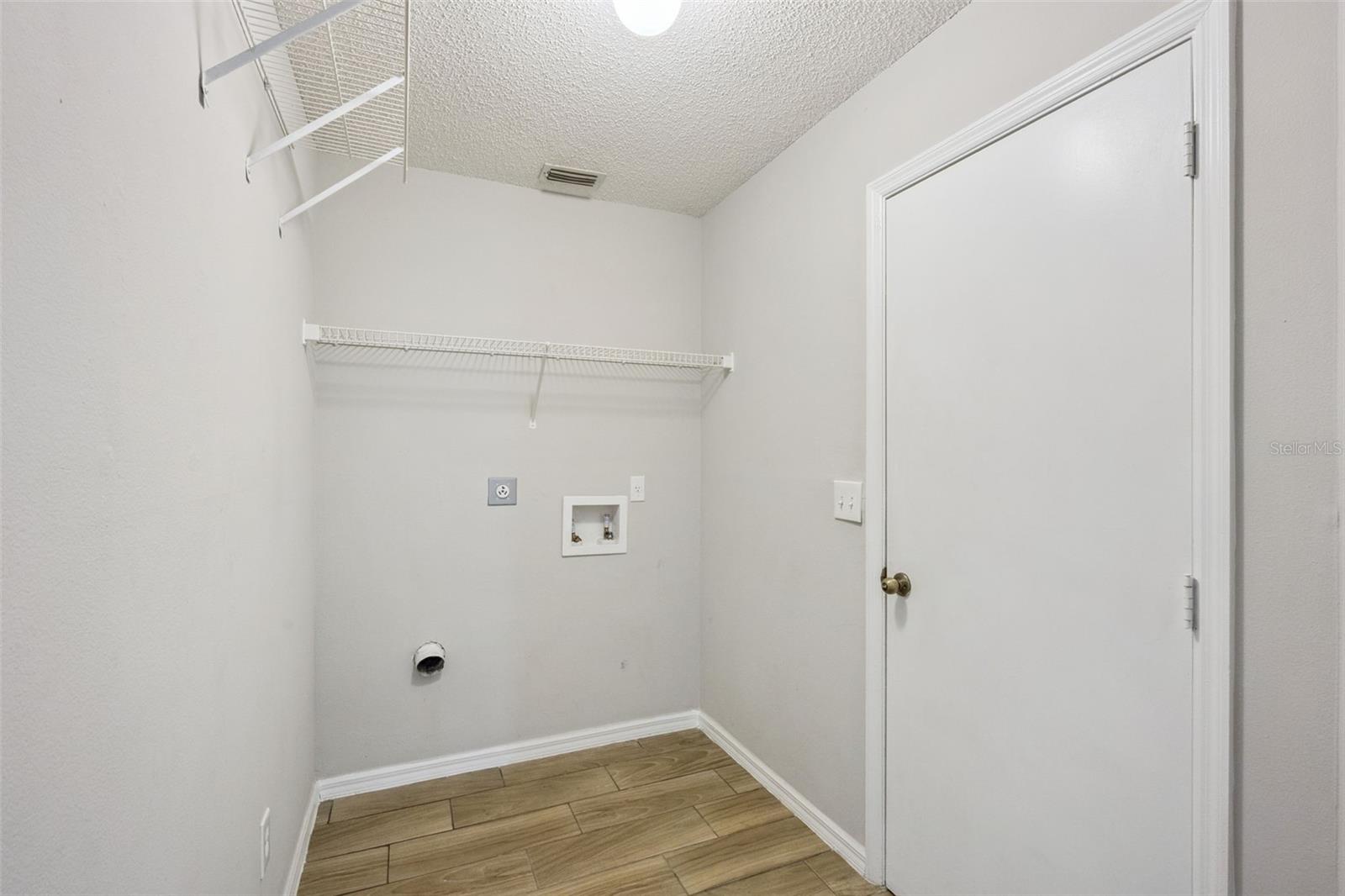 TWIN RIVERS - Residential