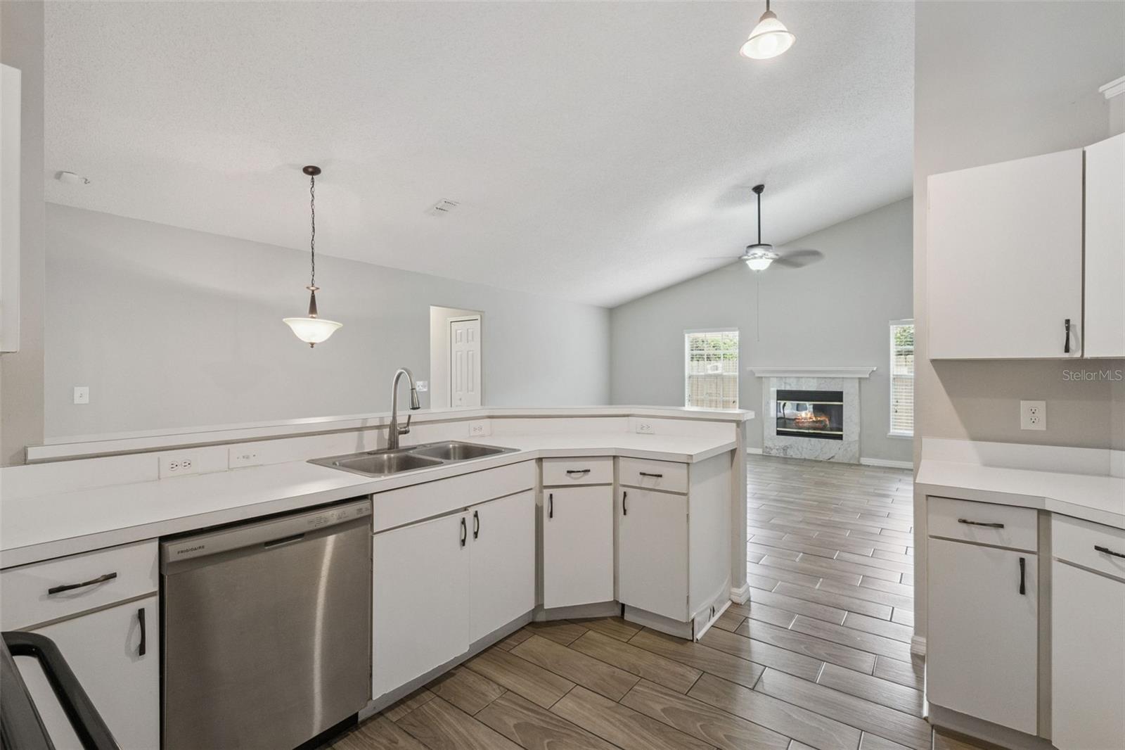 TWIN RIVERS - Residential