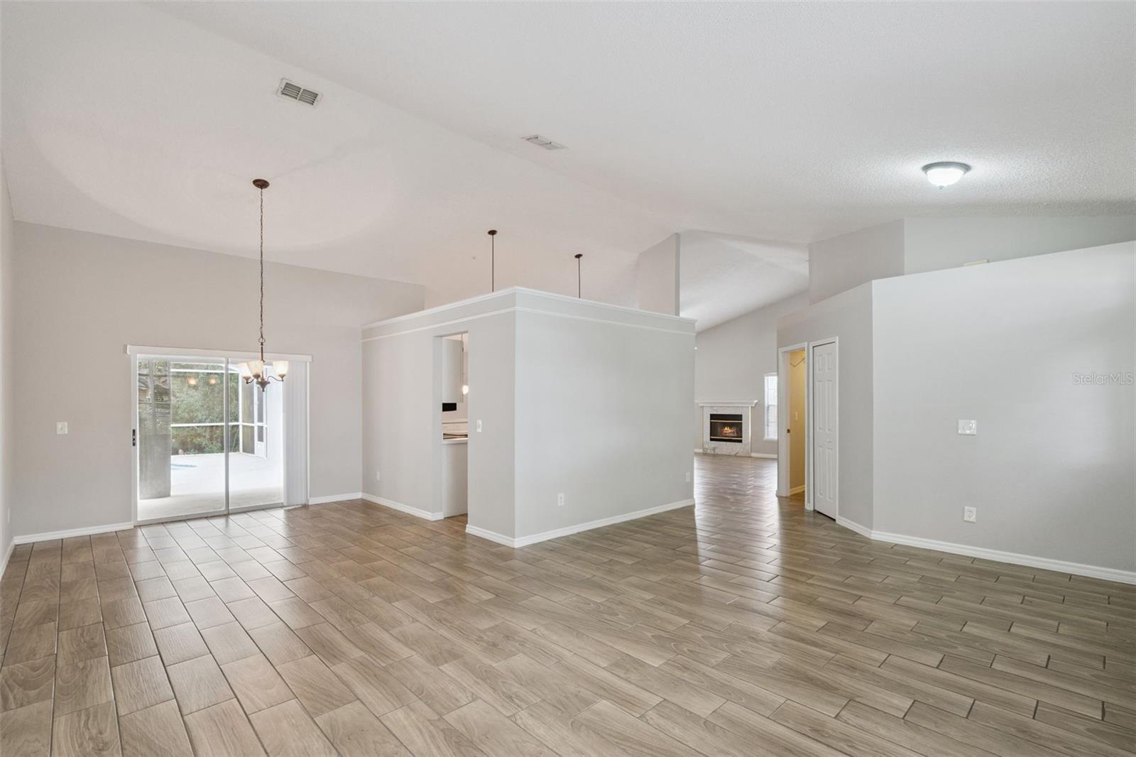 TWIN RIVERS - Residential