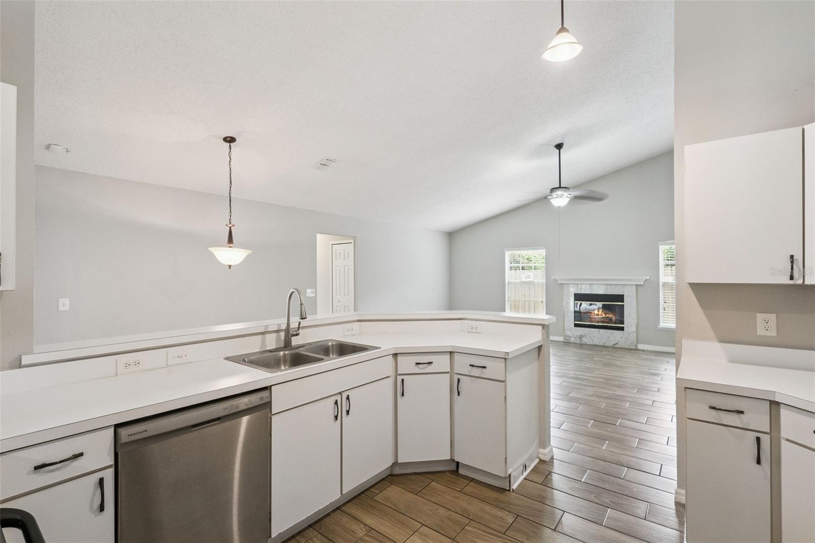 TWIN RIVERS - Residential