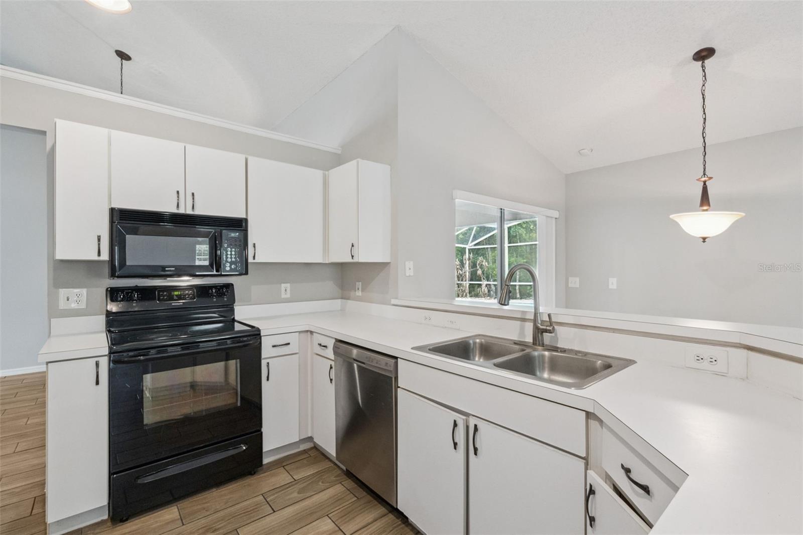 TWIN RIVERS - Residential