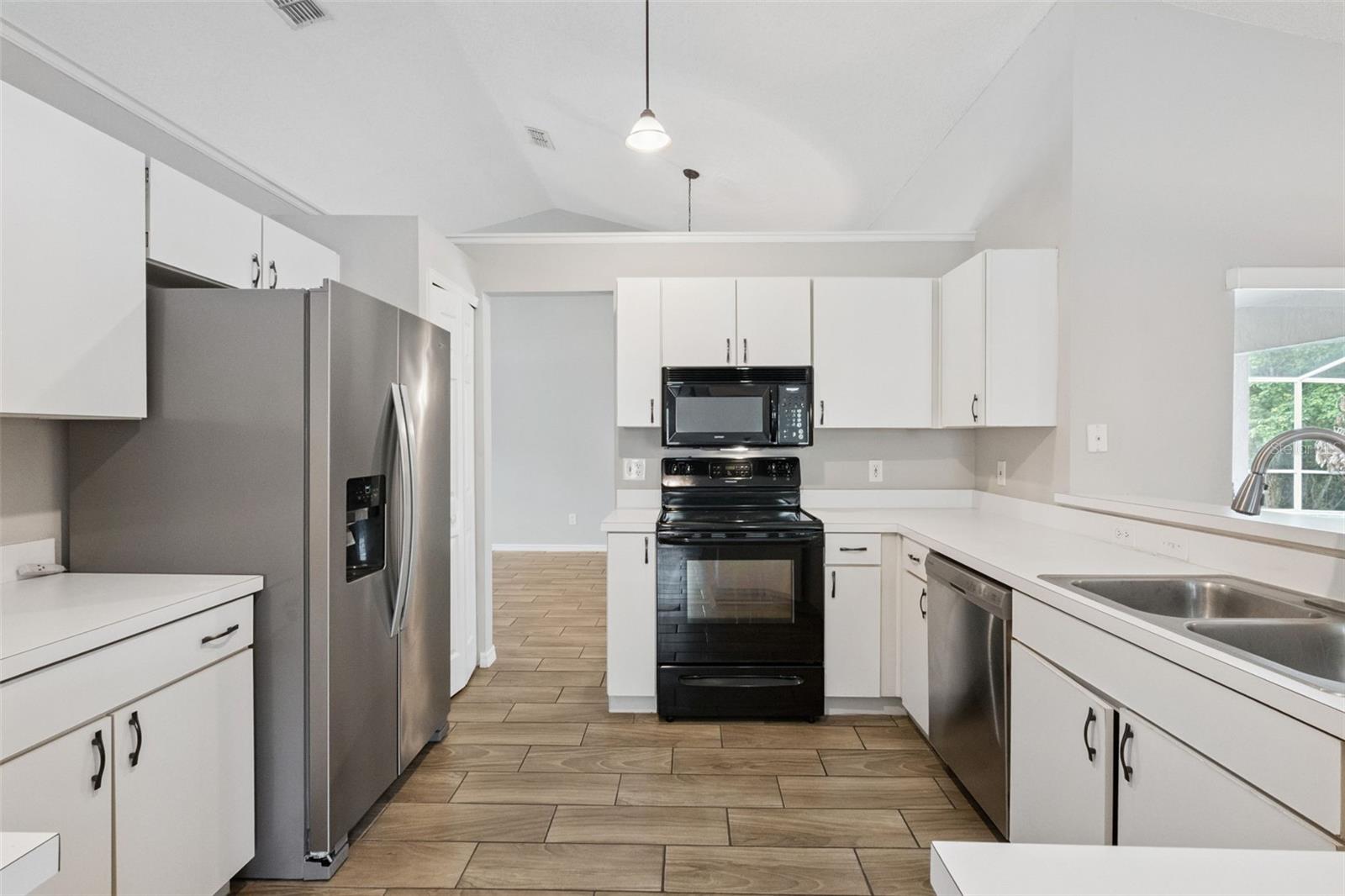 TWIN RIVERS - Residential