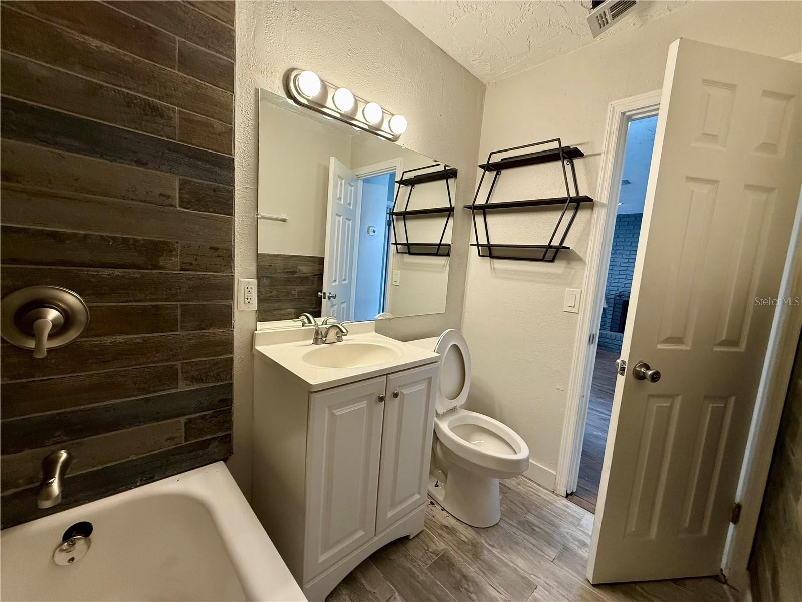 SARASOTA SPGS - Residential Lease