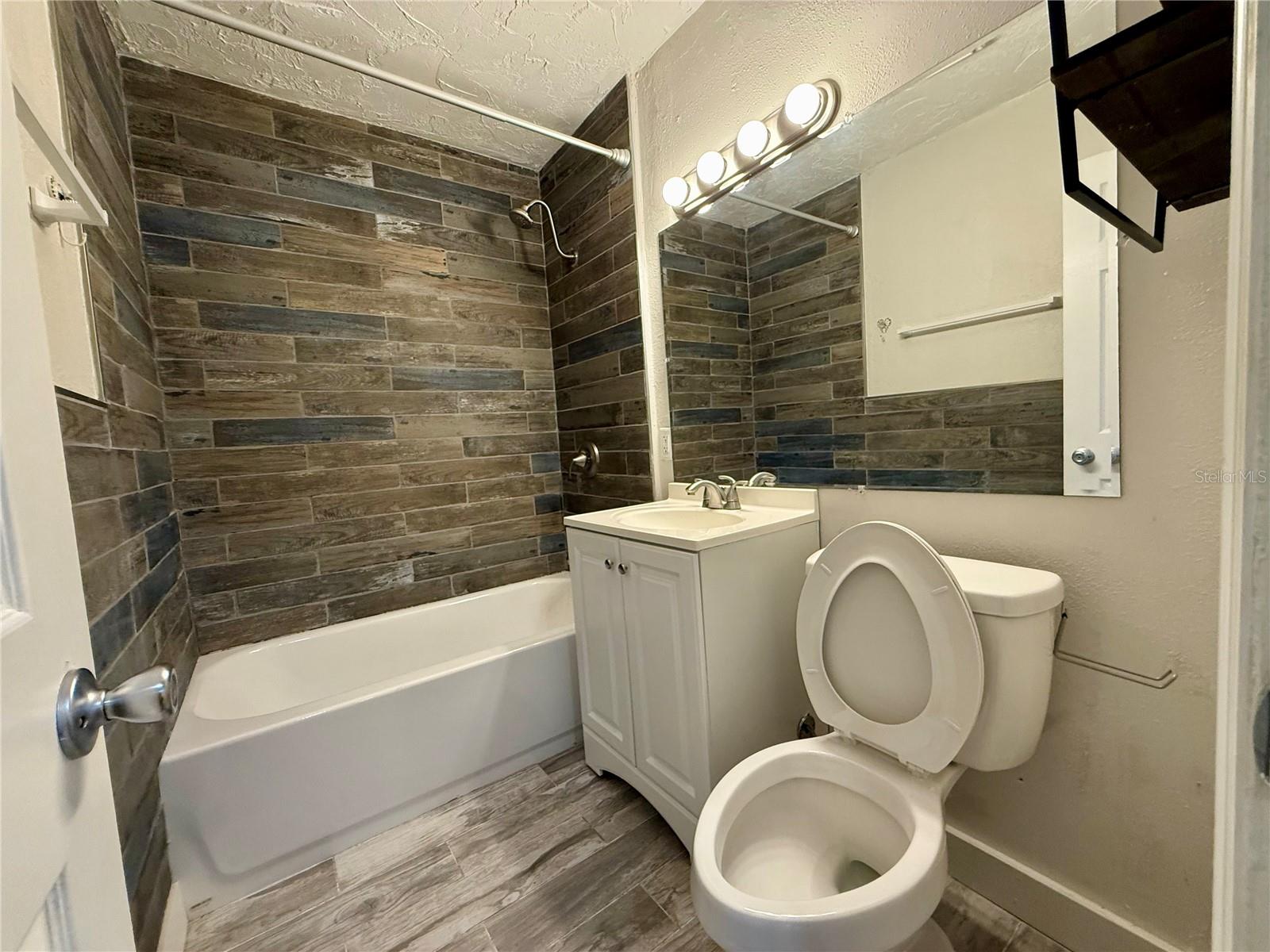 SARASOTA SPGS - Residential Lease