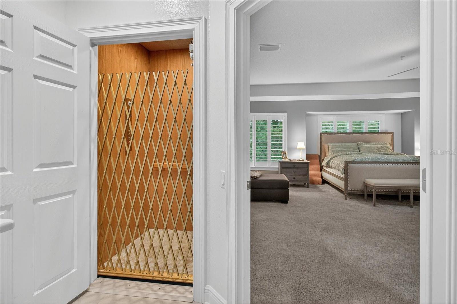 TOWNHOMES AT PELICAN POINTE - Residential