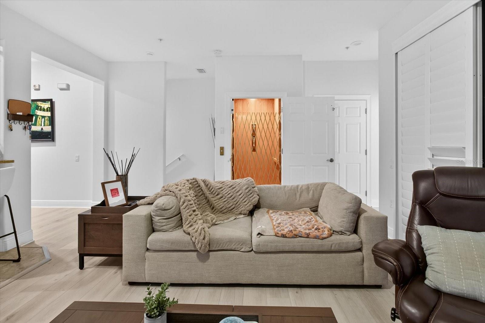 TOWNHOMES AT PELICAN POINTE - Residential