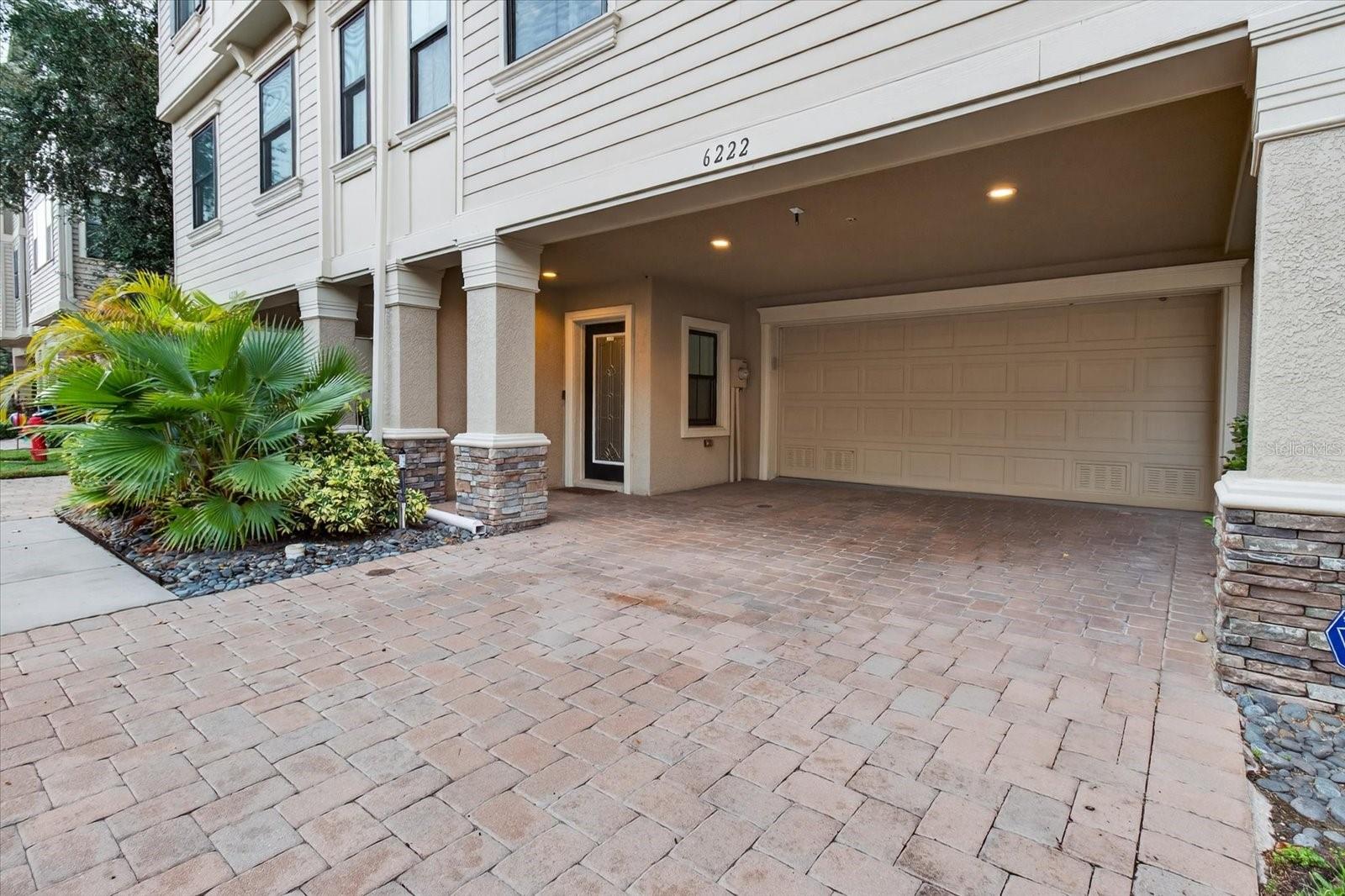 TOWNHOMES AT PELICAN POINTE - Residential