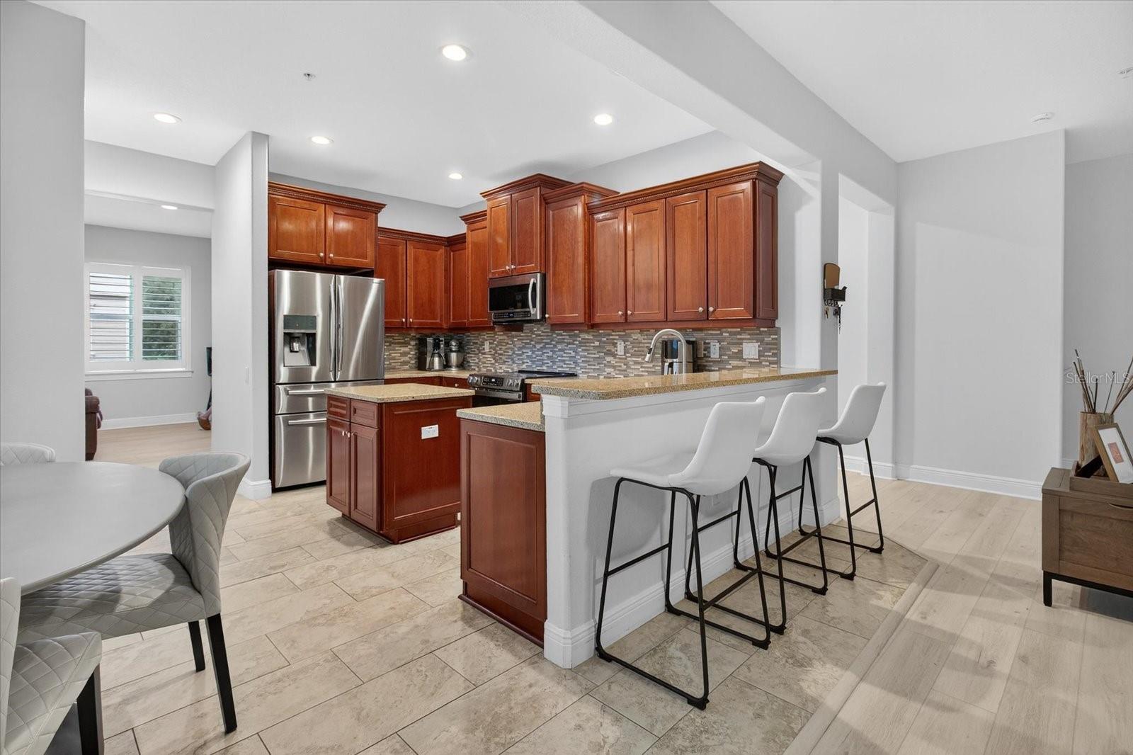 TOWNHOMES AT PELICAN POINTE - Residential