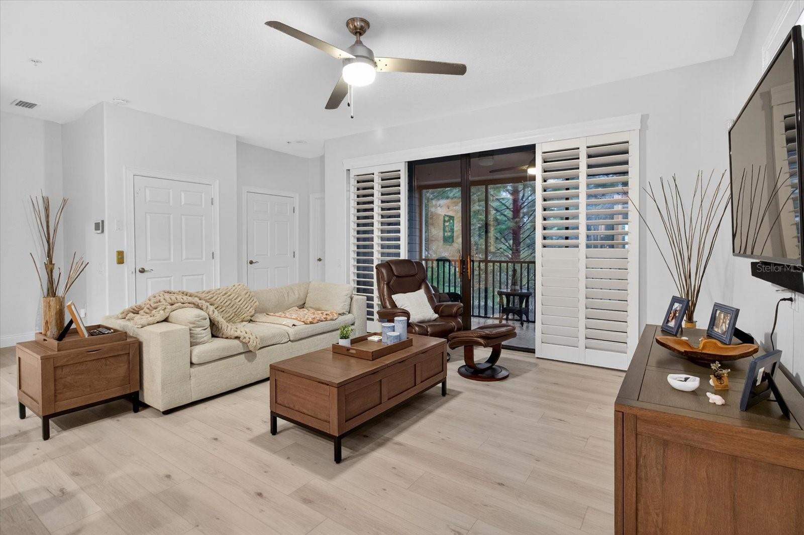 TOWNHOMES AT PELICAN POINTE - Residential