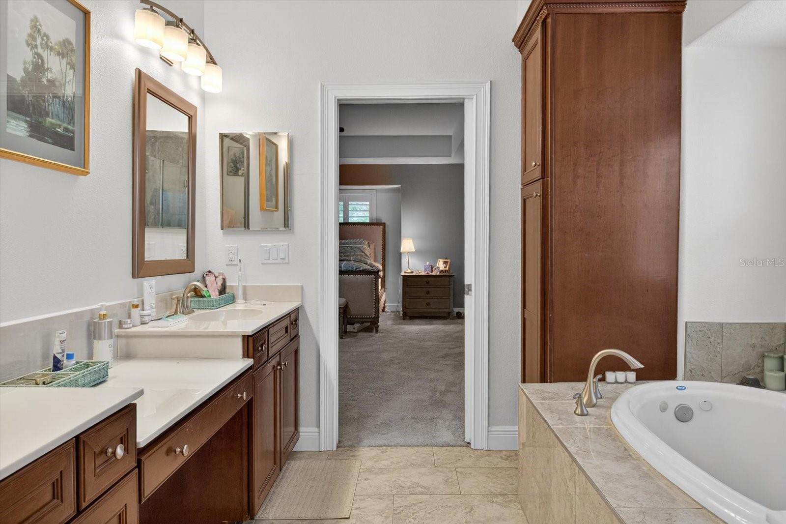 TOWNHOMES AT PELICAN POINTE - Residential