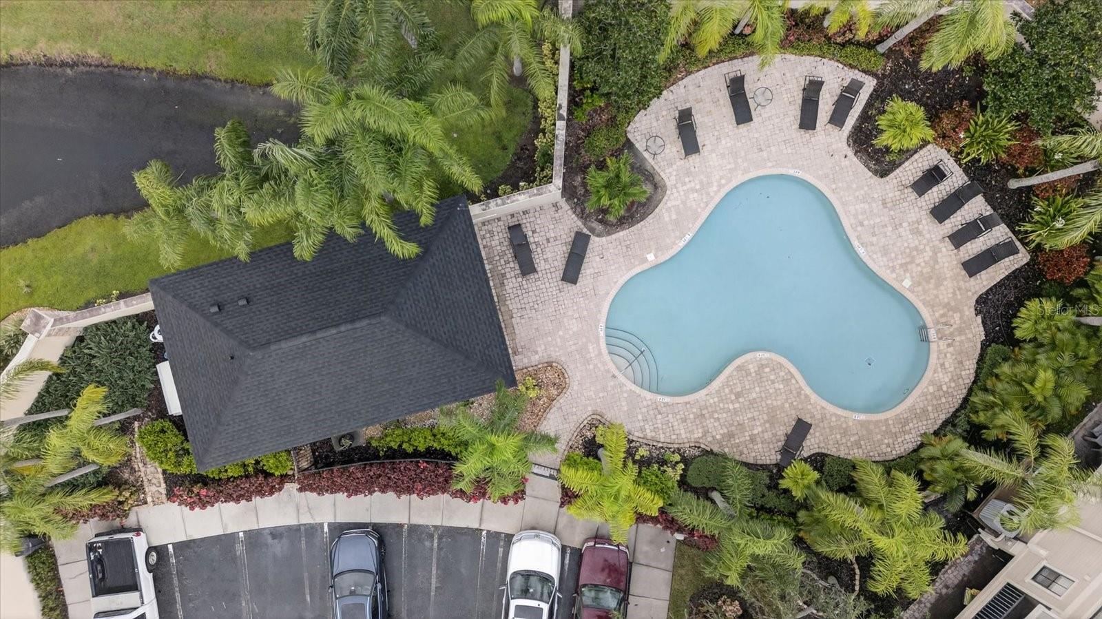 TOWNHOMES AT PELICAN POINTE - Residential