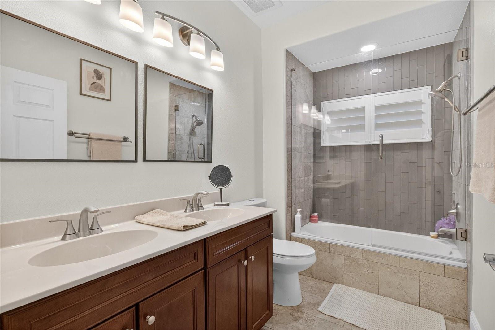 TOWNHOMES AT PELICAN POINTE - Residential