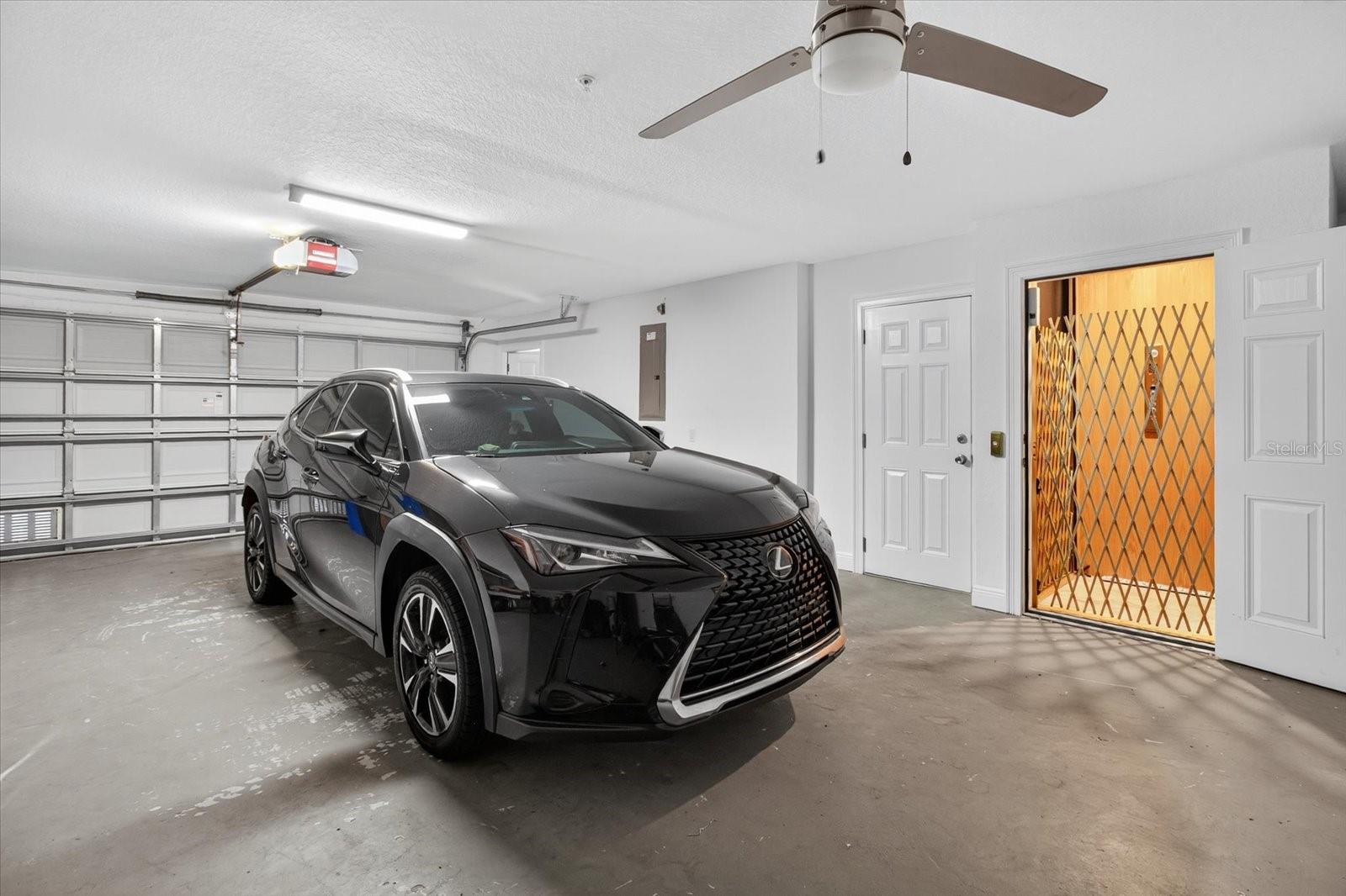 TOWNHOMES AT PELICAN POINTE - Residential