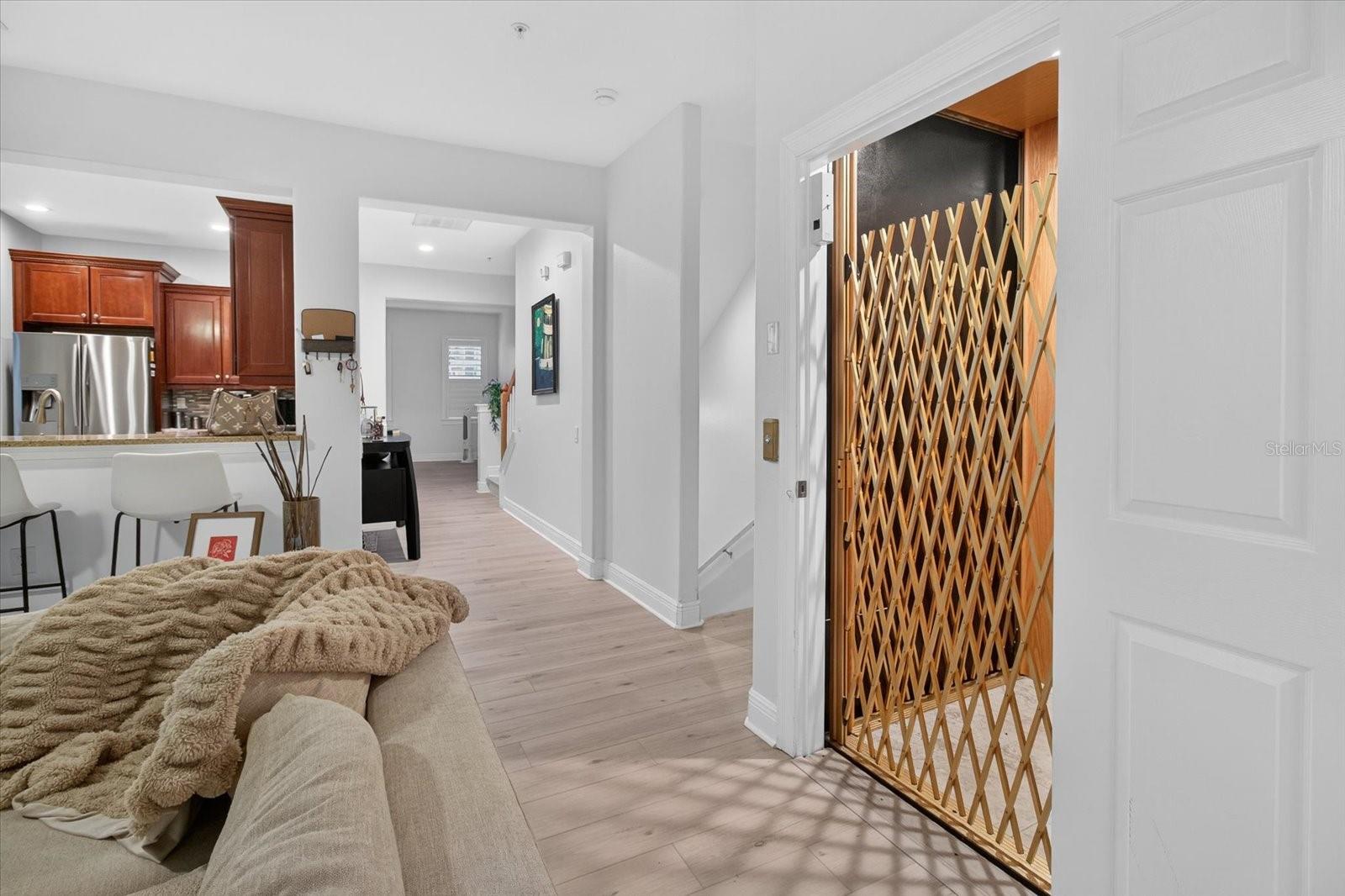 TOWNHOMES AT PELICAN POINTE - Residential