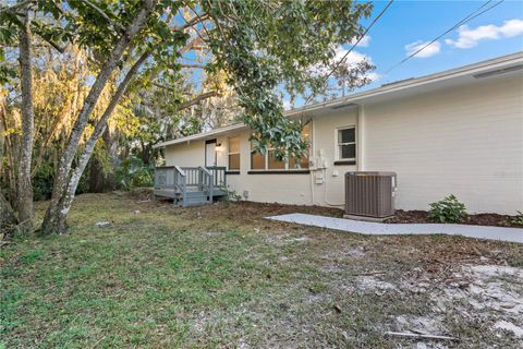 A home in WINTER HAVEN