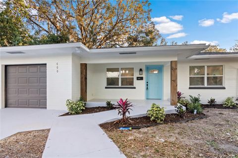 A home in WINTER HAVEN