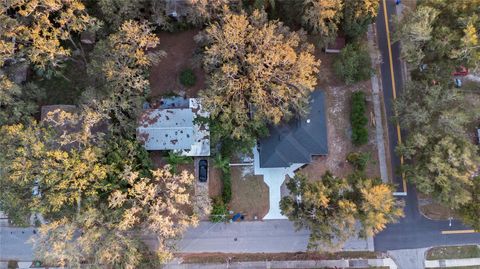 A home in WINTER HAVEN