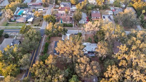 A home in WINTER HAVEN