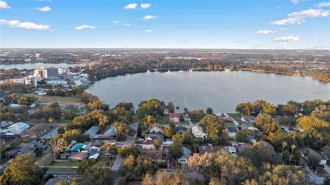 A home in WINTER HAVEN