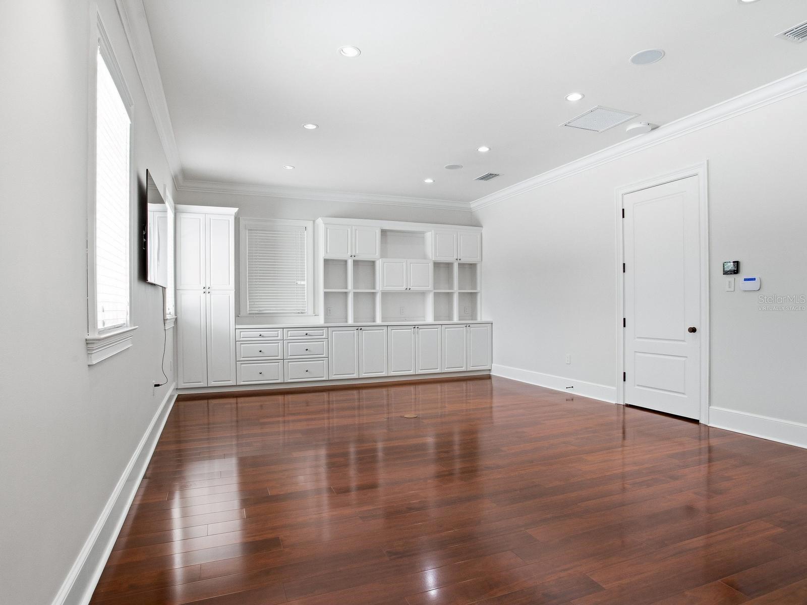 HENDERSON BEACH - Residential