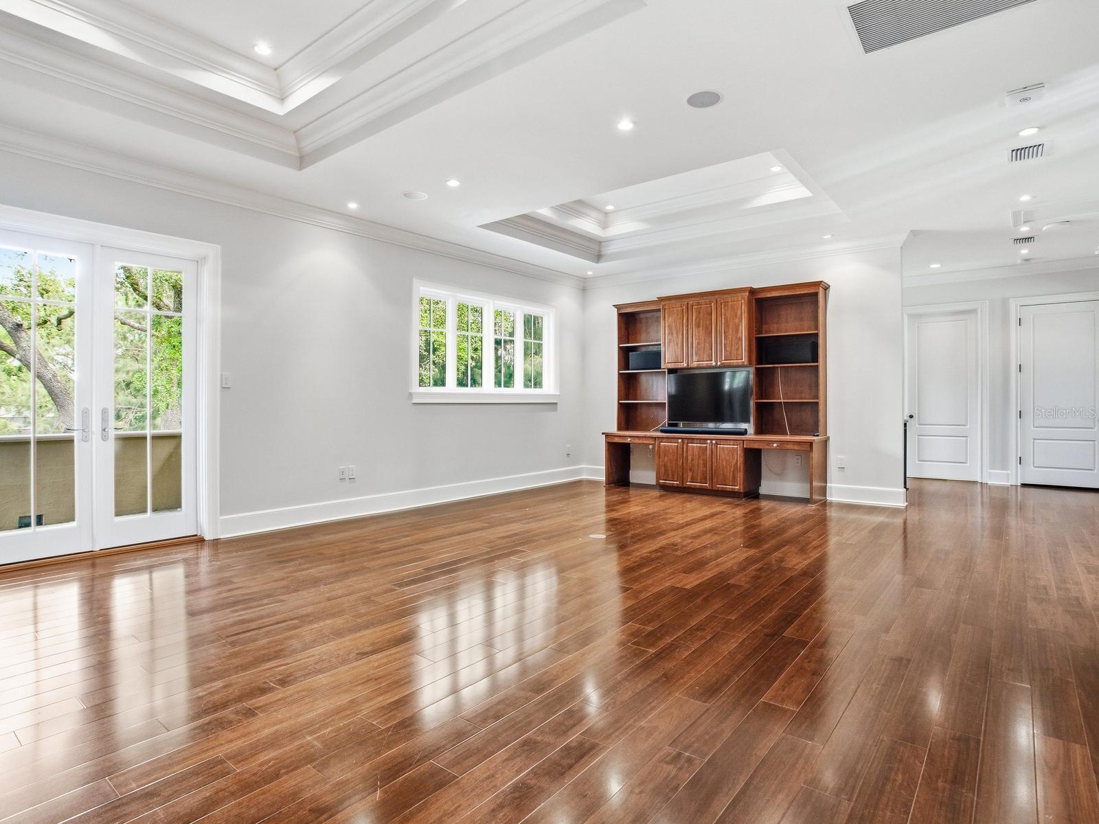 HENDERSON BEACH - Residential